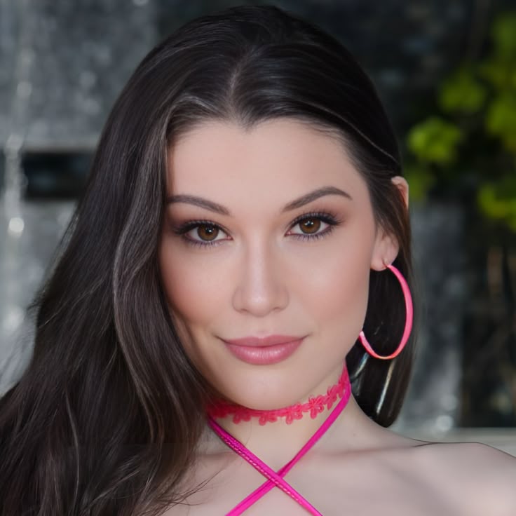 Who Is Lily Lou? Full Biography, Age, Career & Net Worth 2026