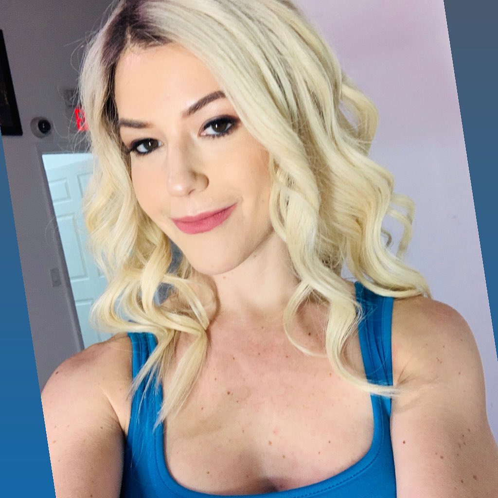 Who Is Kit Mercer? Bio, Age, Career & Net Worth 2026