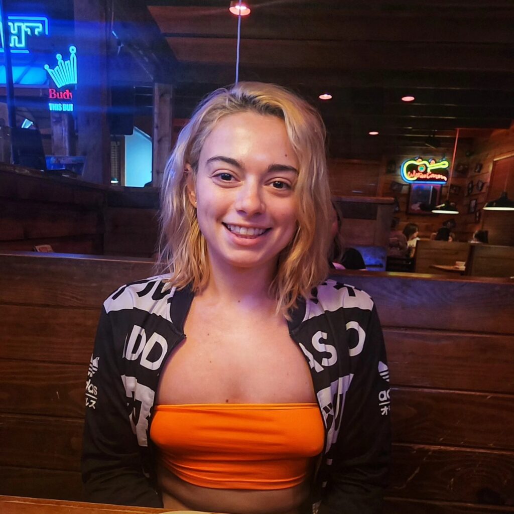 Sophia Burns: Biography, Age, Career, Height & Net Worth