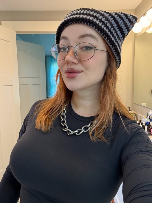 Who Is Emma Magnolia? Biography, Age, Career & Net Worth