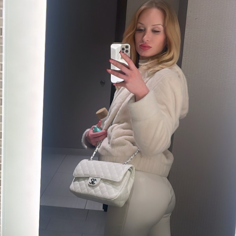 Daisy Stone Biography: Age, Career & Net Worth (2026)