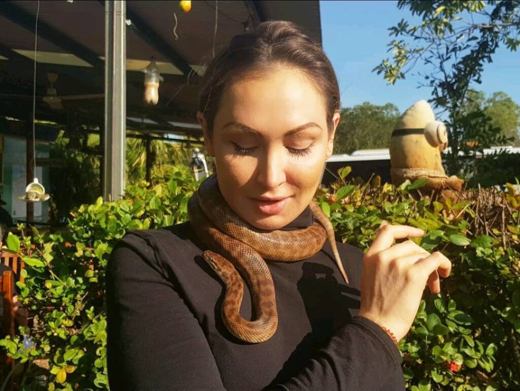 Yasmin Scott: Biography, Age, Career, Height & Net Worth