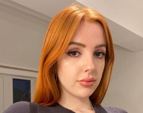 Who Is Scarlett Jones? Biography, Age & Net Worth