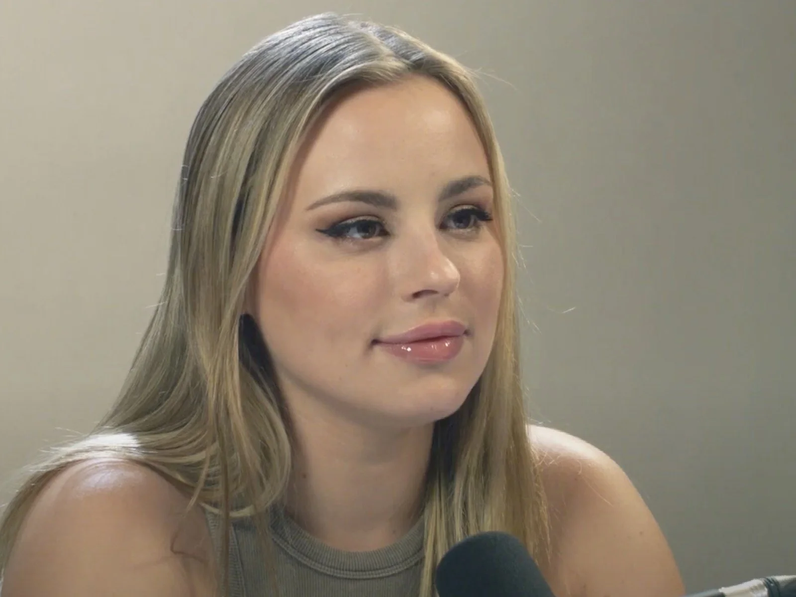 Anna Claire Clouds: Biography, Age, Career & Net Worth