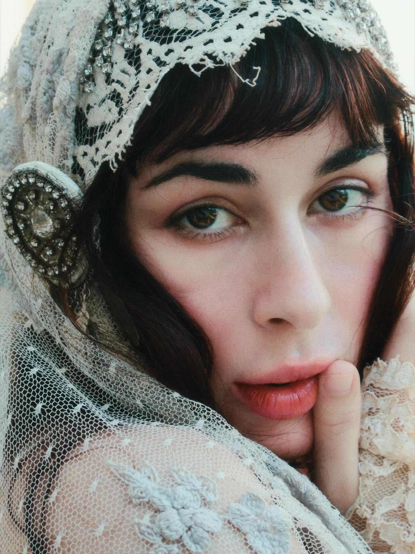 Who Is Olive Glass? Biography, Age, Career & Net Worth